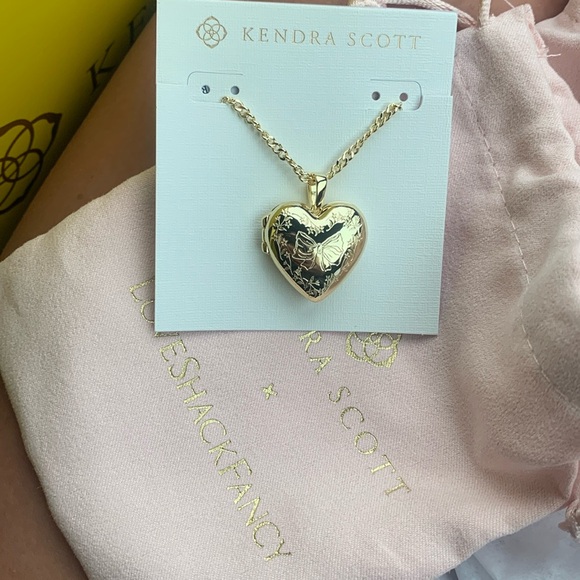 Kendra Scott x LoveShackFancy Locket Necklace in Gold - Picture 3 of 3